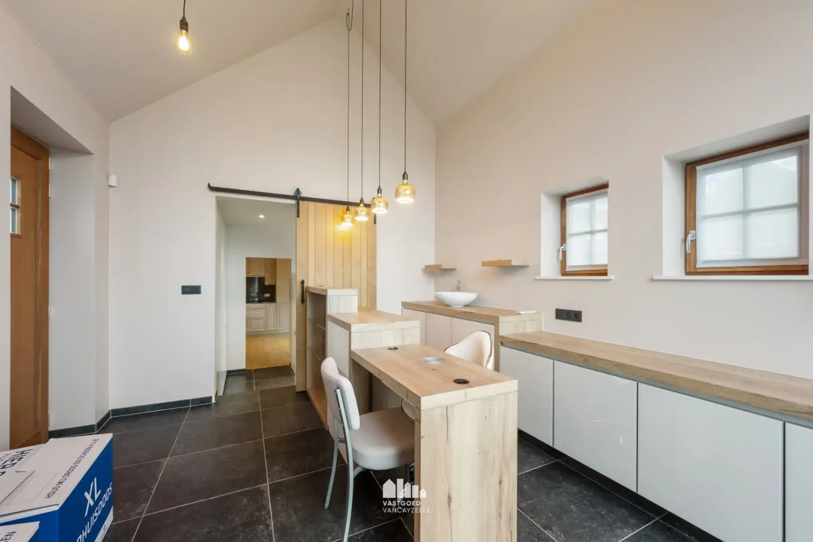 Instapklare, energiezuinige woning met tuin en dubbele garage in hartje Voormezele foto 15