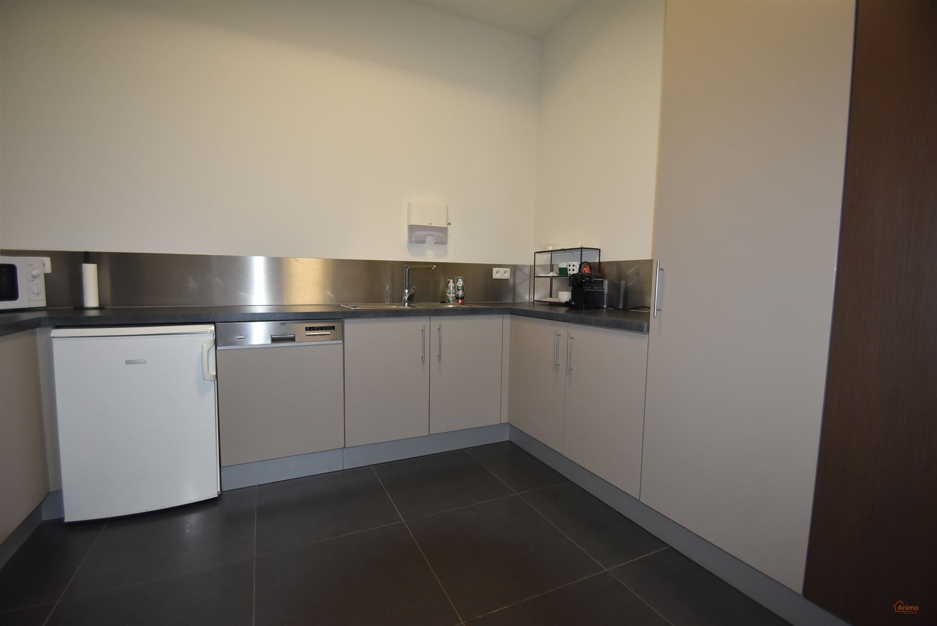 Winkelruimte foto 12