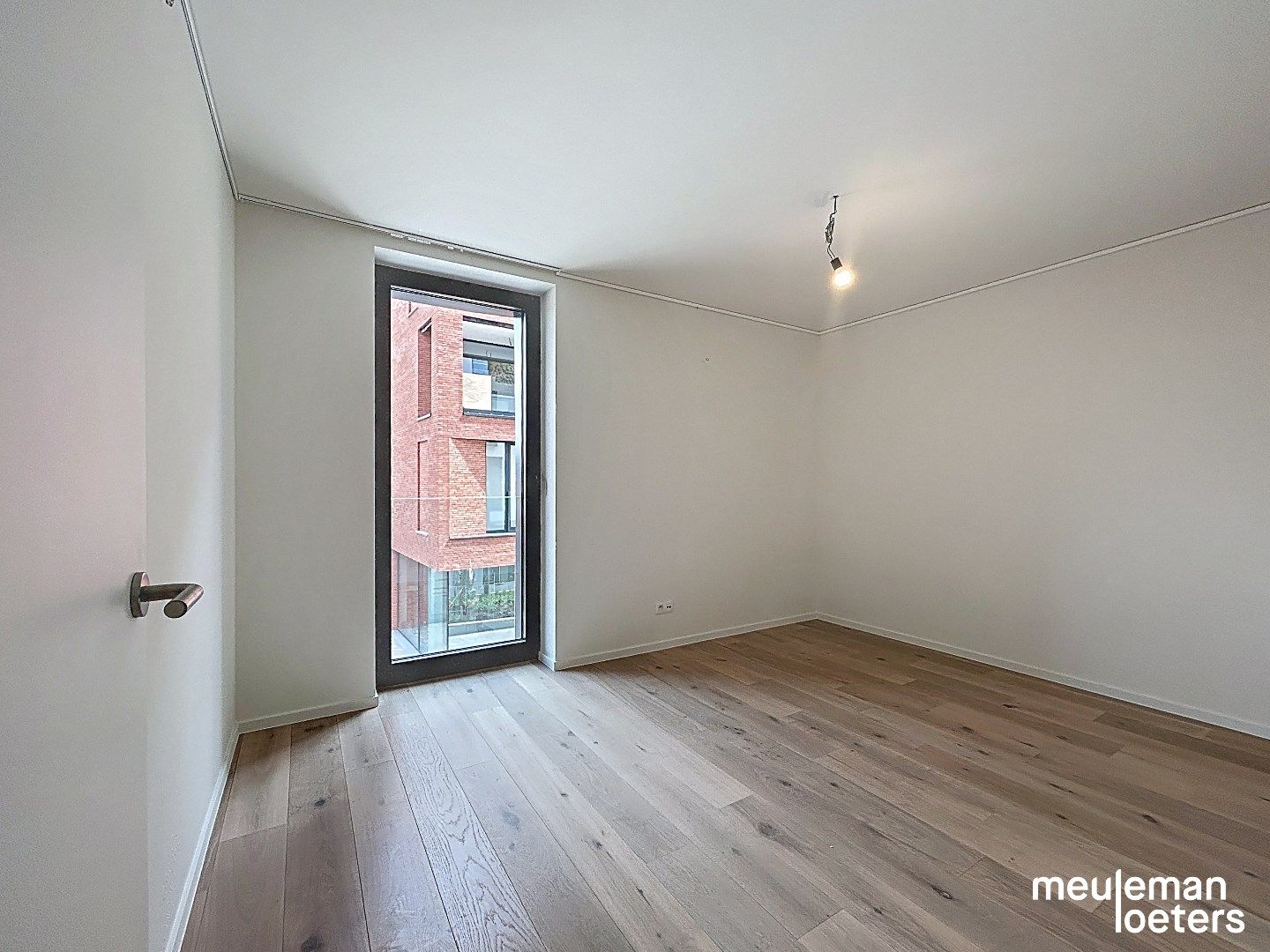 Nieuwbouw appartement met terras en garage foto 9