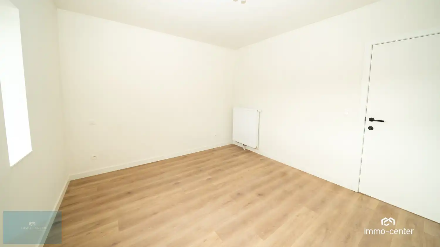 ✨ Volledig gerenoveerde halfopen woning met 2 slaapkamers in Genk foto 15