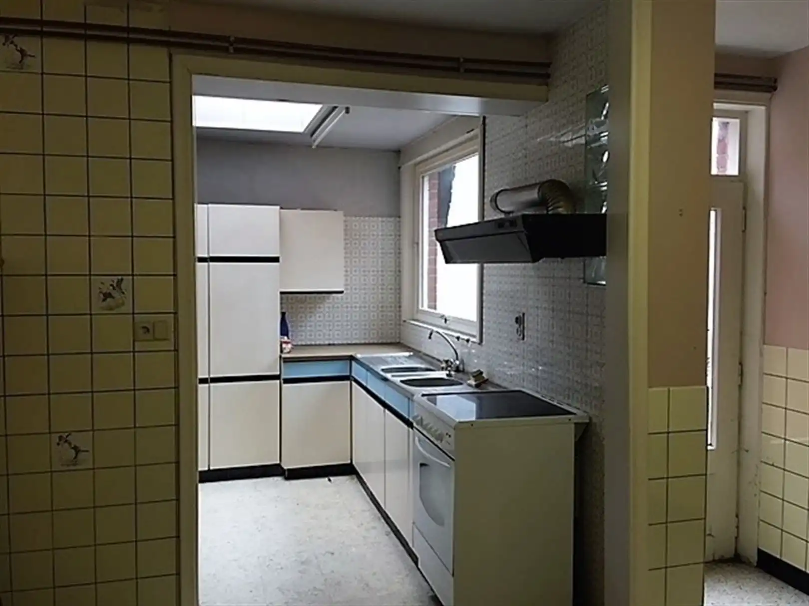 Ruime woning te koop in centrum van Stavele! foto 4