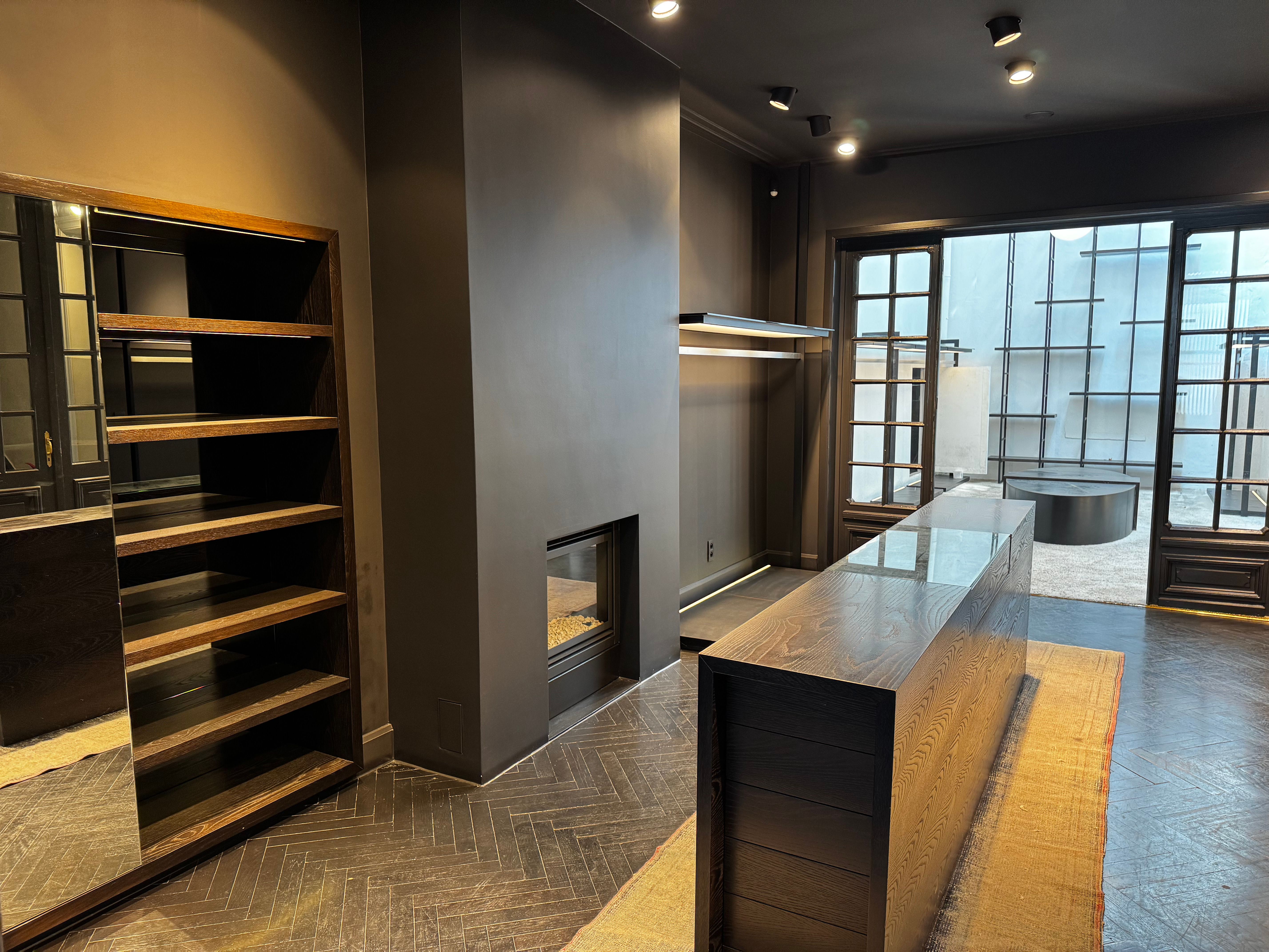 Volledig gerenoveerd handelspand met duplexappartement foto 4