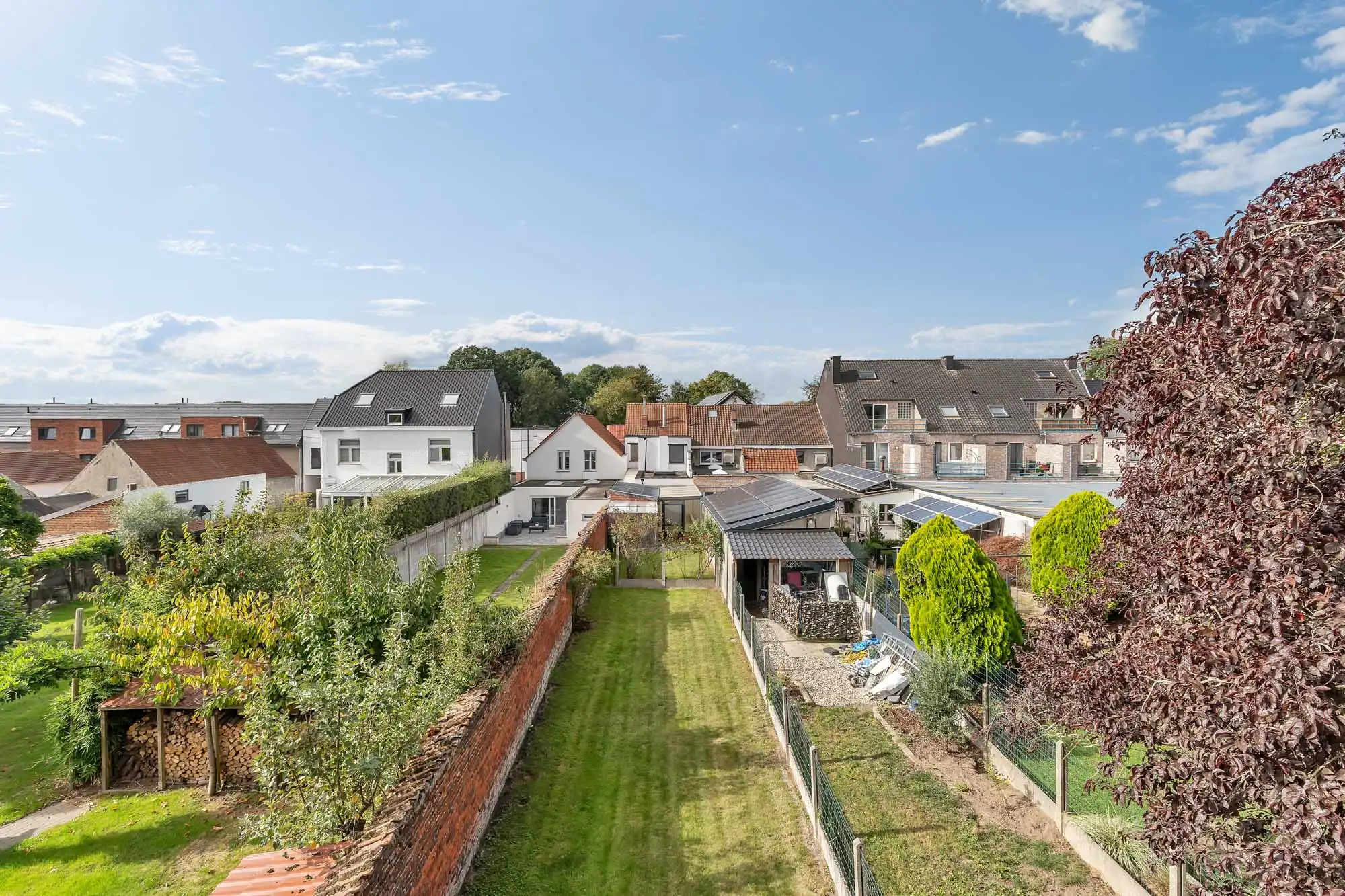 Goed onderhouden ruime rijwoning met tuin foto 3