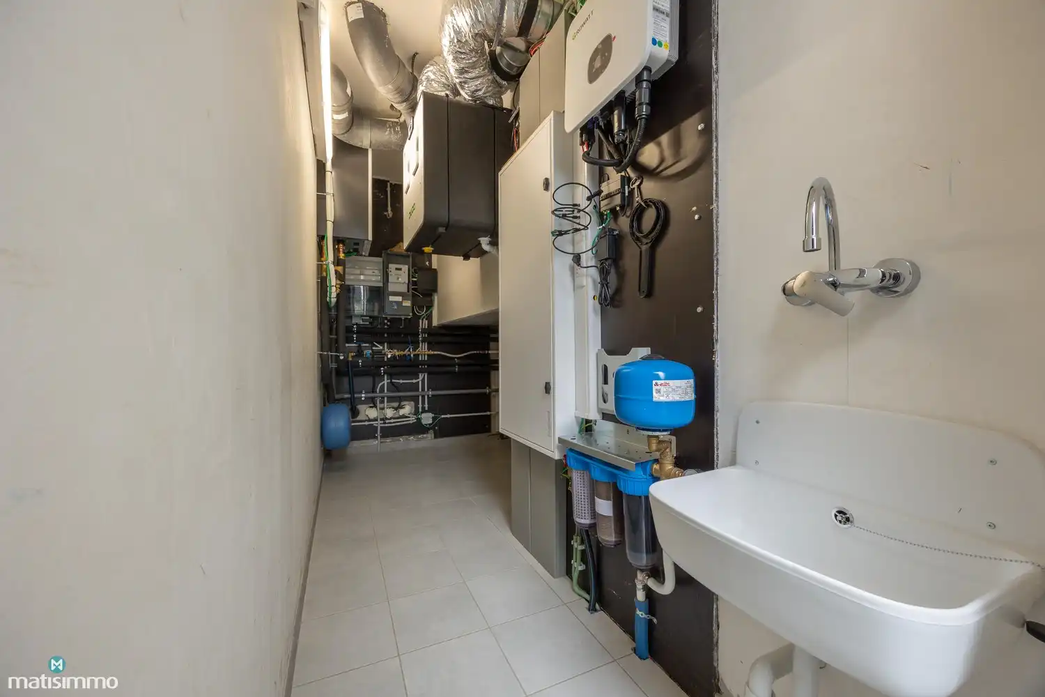 HOOGWAARDIG AFGEWERKTE NIEUWBOUWWONING MET DRIE SLAAPKAMERS EN TUIN (INCLUSIEF TUINONDERHOUD) TE RIEMST foto 24