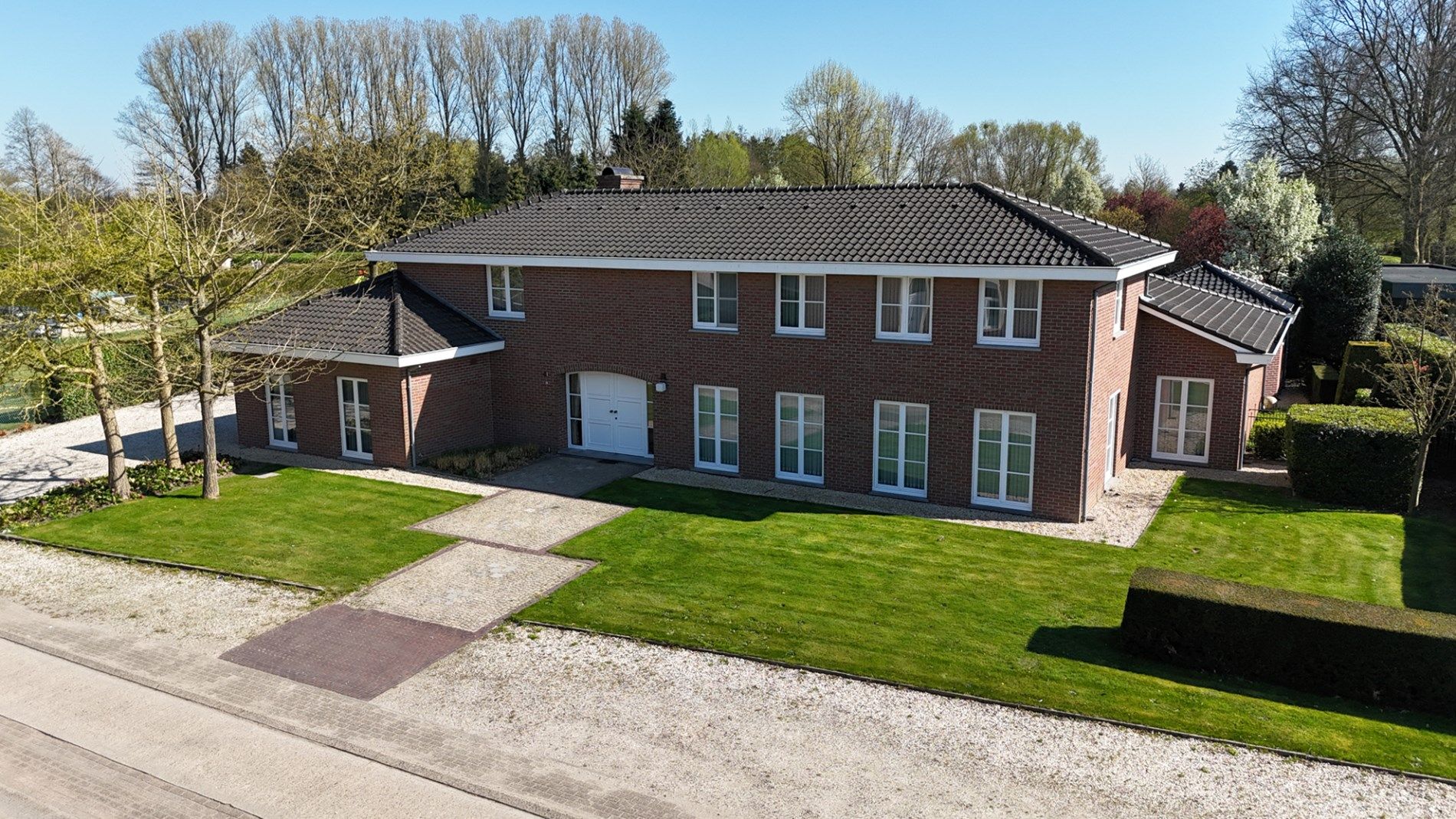 Tijdloze, stijlvolle villa met parktuin op toplocatie. foto 7