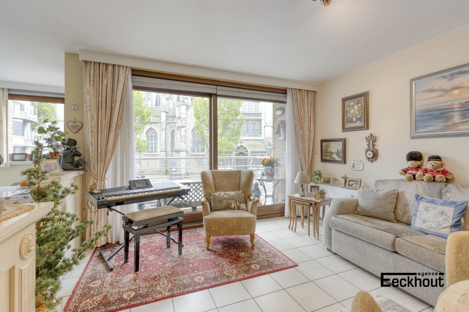 Appartement met adembenemend uitzicht foto {{pictureIndex}}