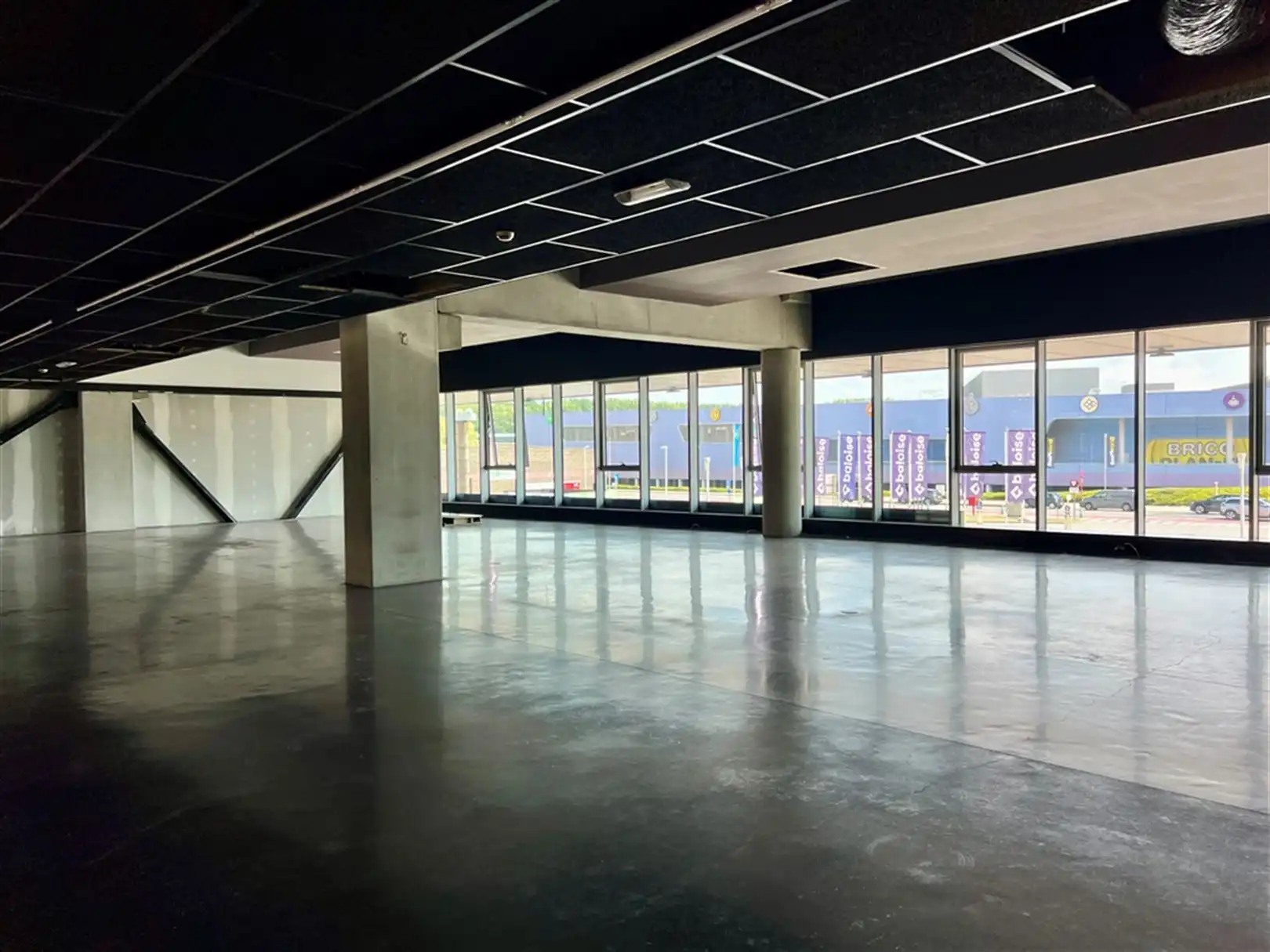 Ruim kantoor te huur in de Planet Group Arena foto 6