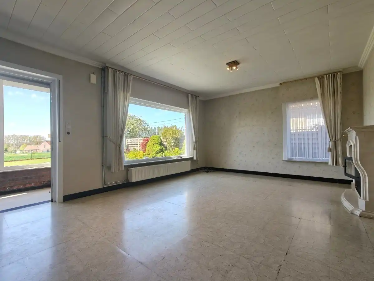 Zonnebeke - Ruime halfopen woning met 4 slaapkamers, bureel en grote tuin foto 6