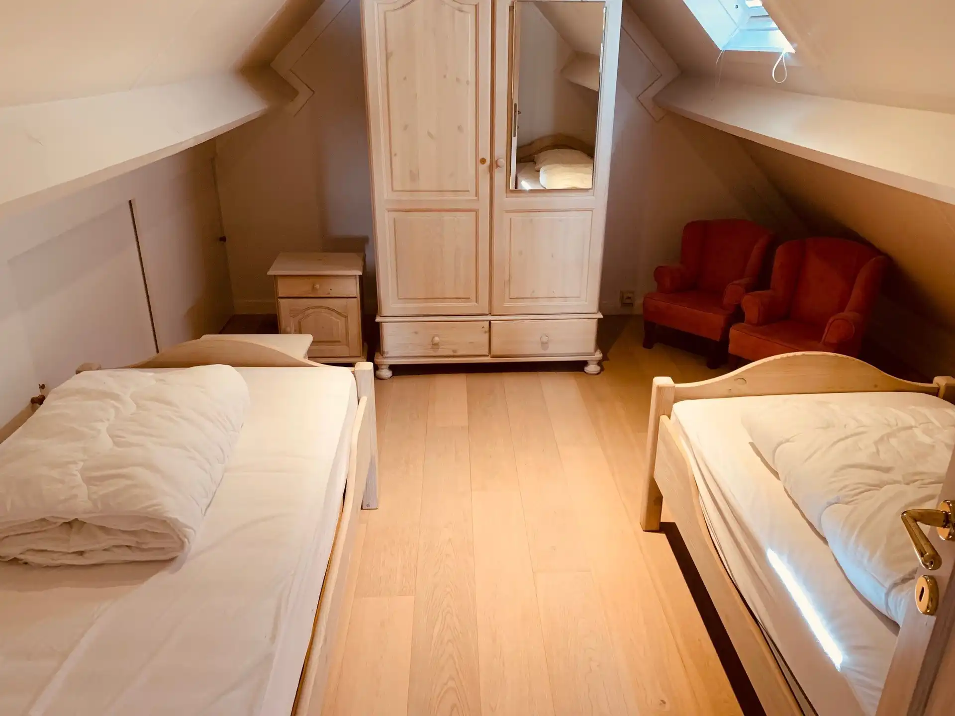 Charmante gerenoveerde visserswoning met zongerichte tuin en open zicht op de polders 🌾 foto 7