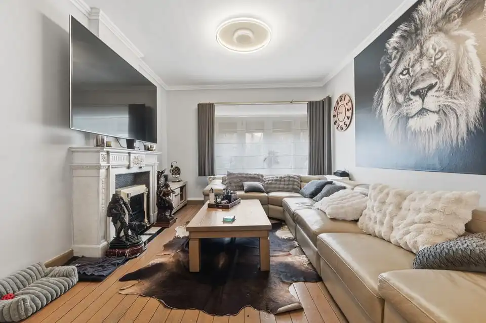 RUIME EN LICHTRIJKE GEZINSWONING MET GARAGE, TERRAS EN SAUNA IN TONGEREN foto 6