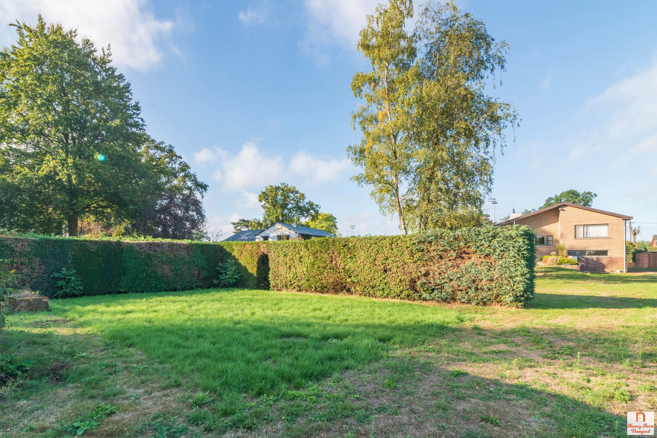 Split-level woning met grote tuin en vrij uitzicht foto 30