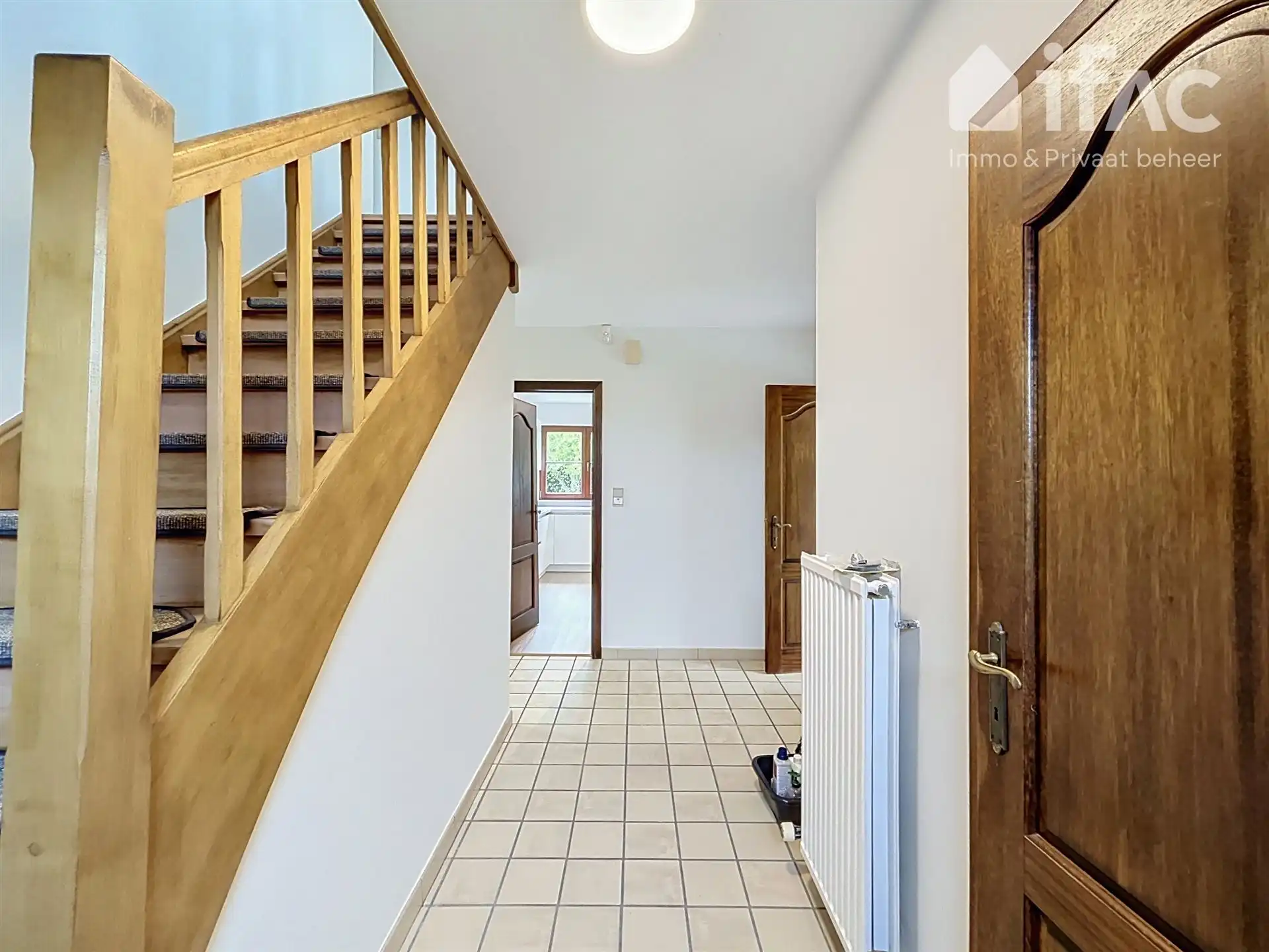 Ruime en gerenoveerde 5-Slaapkamer Villa met Tuin  foto 5