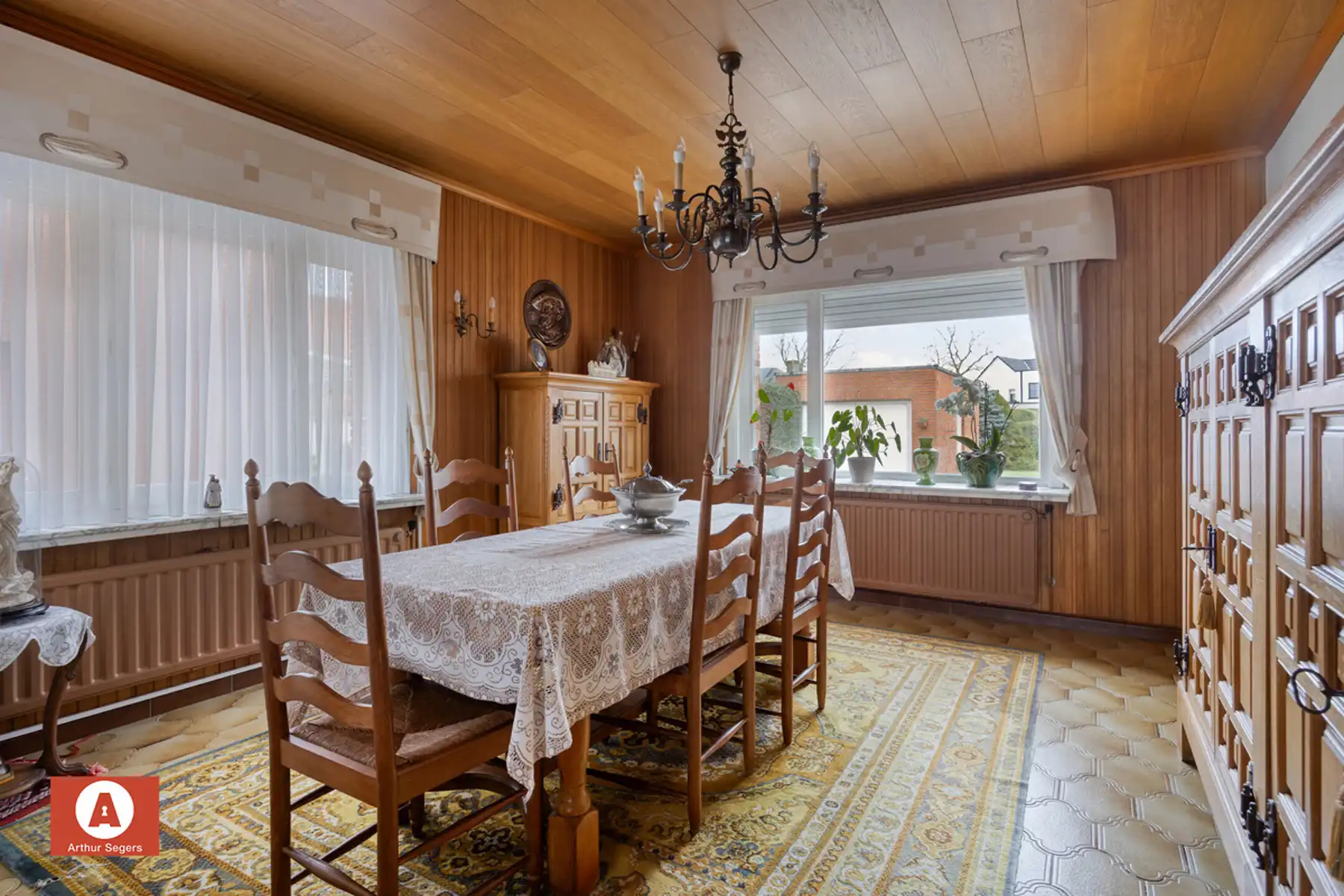 Solide te renoveren woning nabij het centrum van Buggenhout foto 5