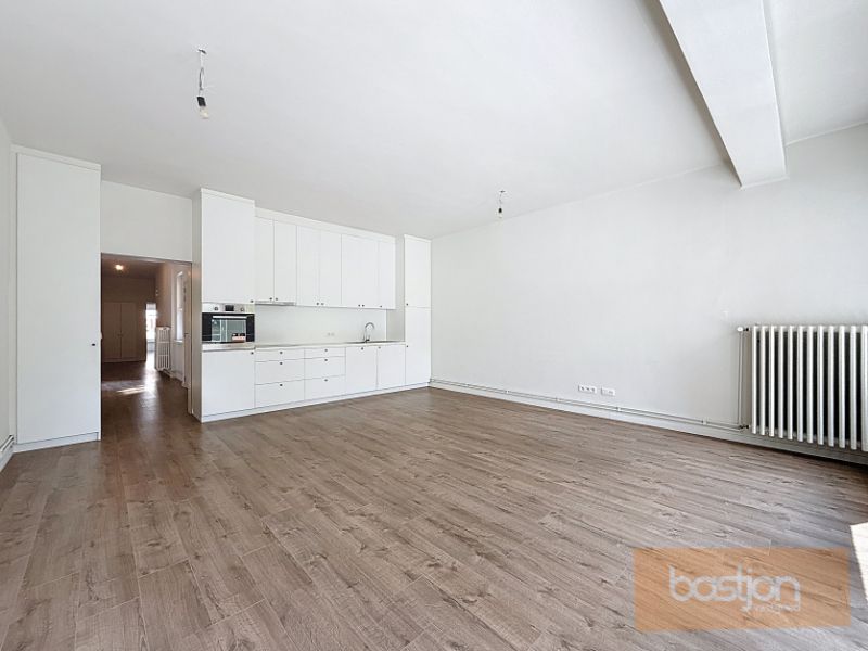 Volledig vernieuwd appartement in het centrum. foto {{pictureIndex}}