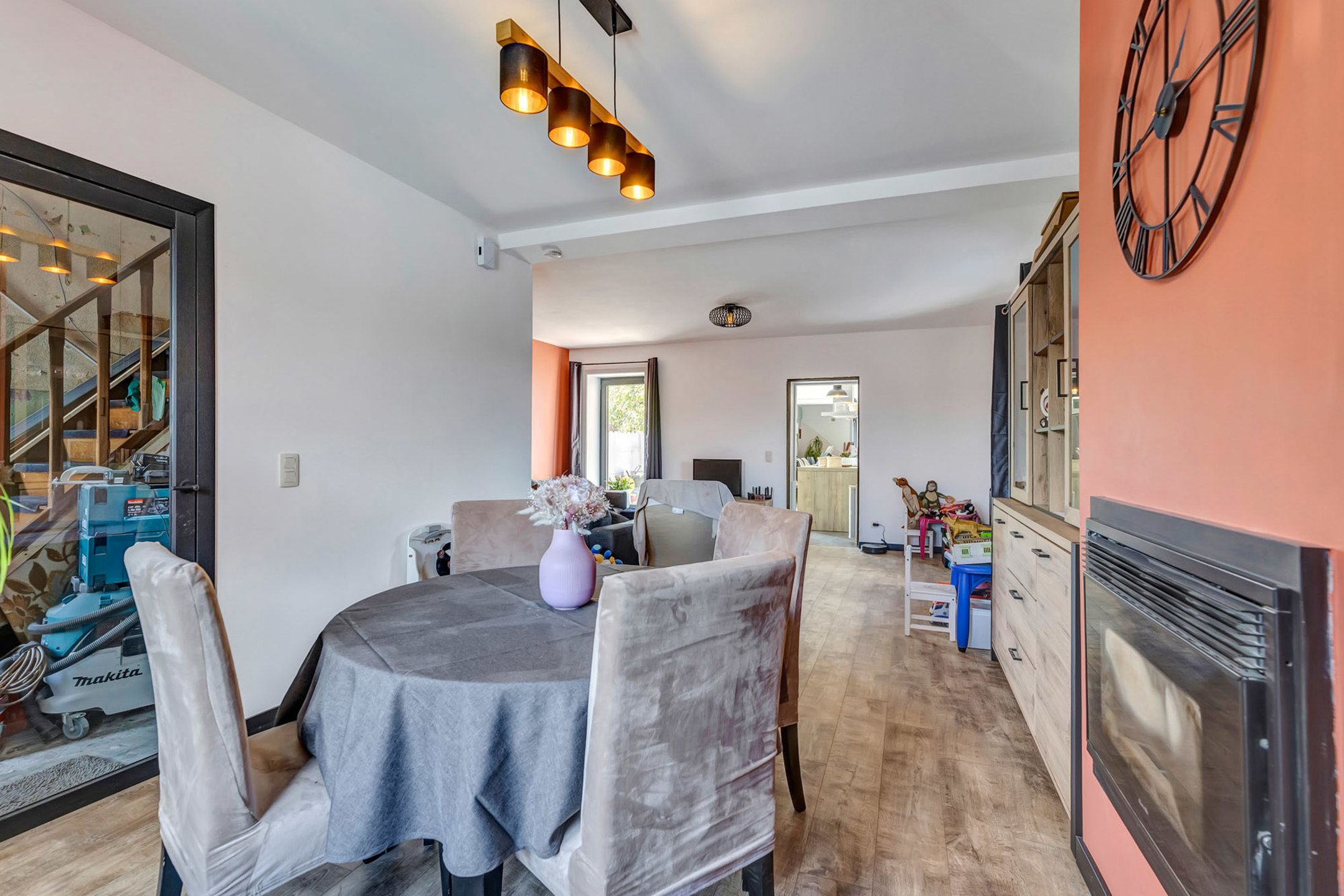 Instapklare woning met garage en ruime tuin foto 10
