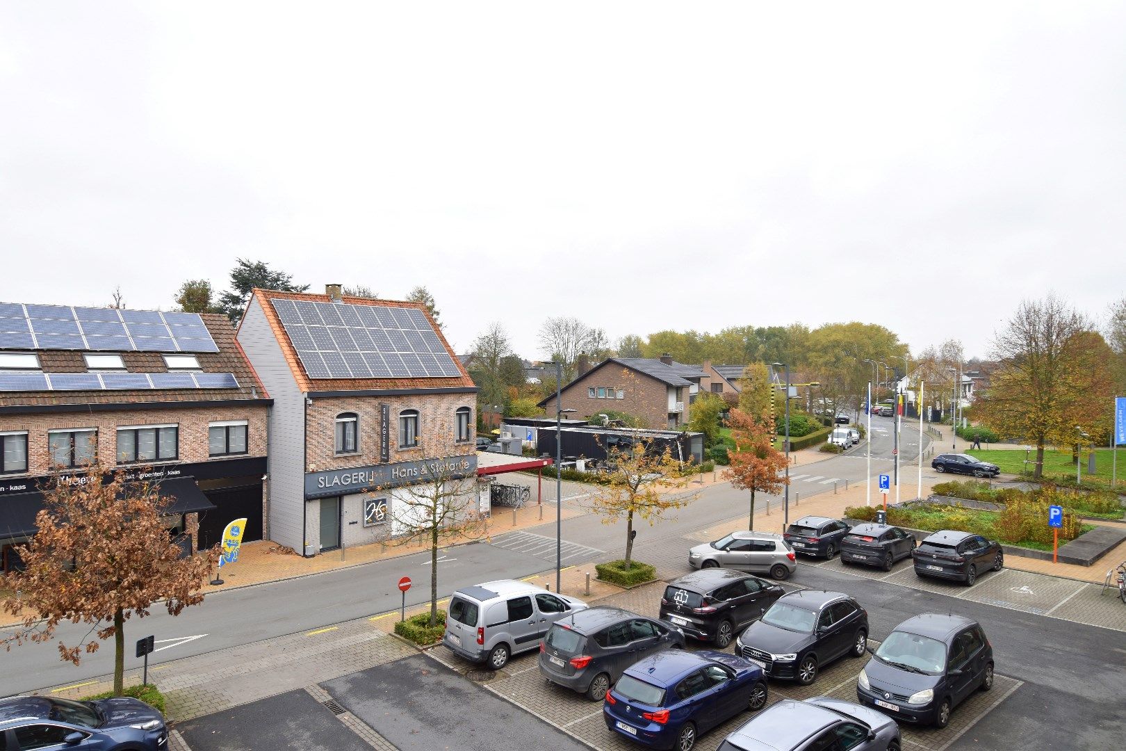 Instapklaar 2-slaapkamerappartement mét kelderberging op een toplocatie te Gullegem foto 11