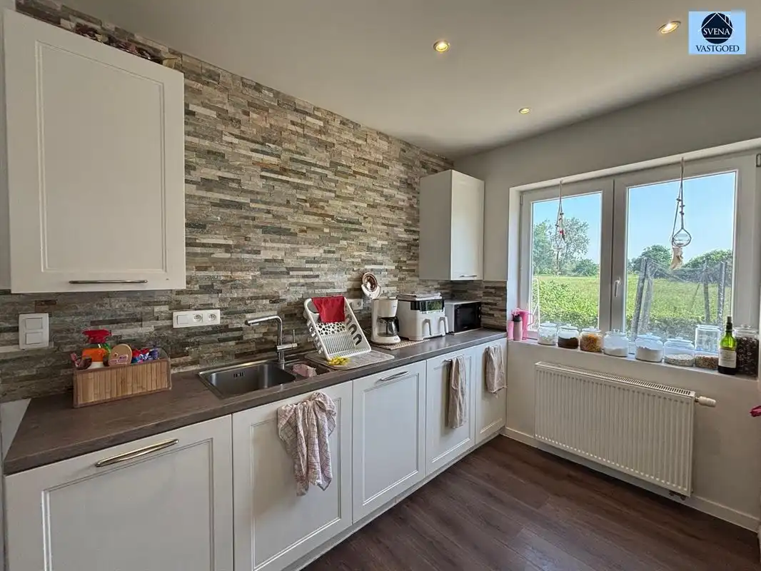 VERNIEUWDE WONING MET 4 SLAAPKAMERS EN TUIN  foto 6