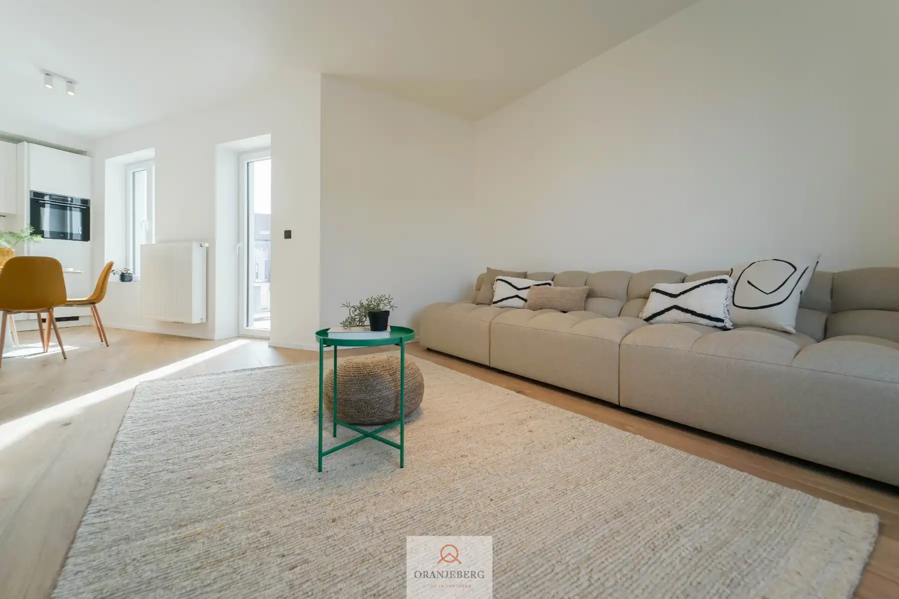 Gerenoveerd, energiezuinig 2 slpk appartement met terras! foto 5