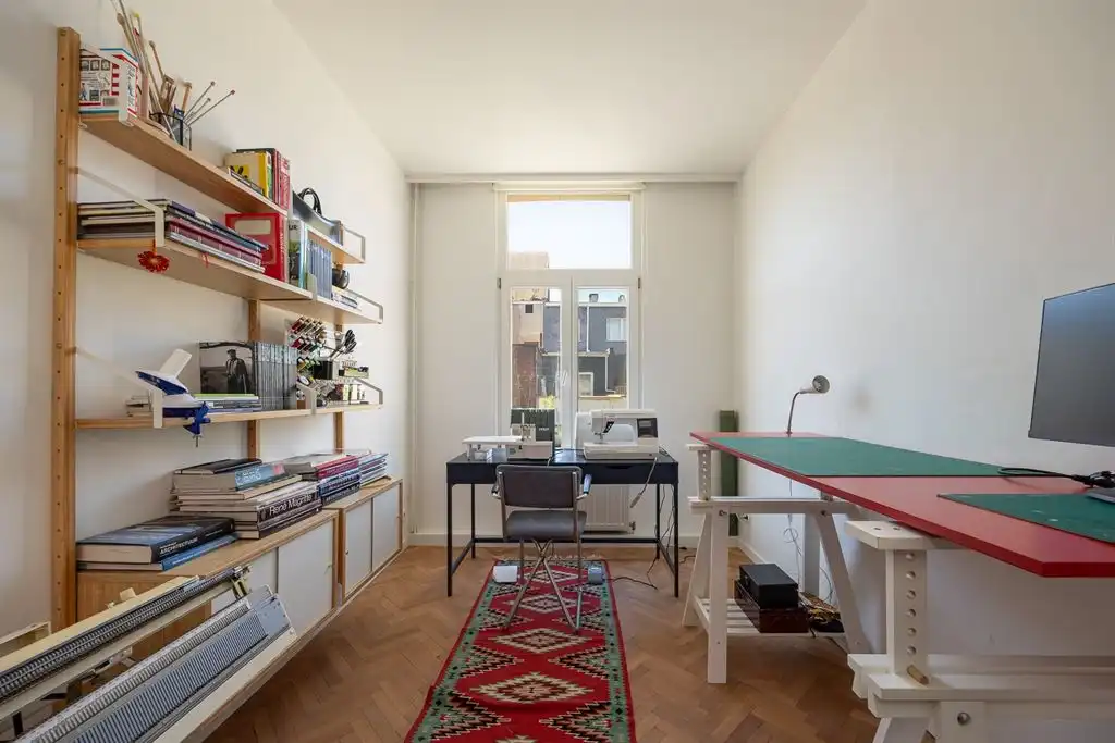 Piekfijn gerenoveerd huis met zonnige stadstuin vlakbij Park Spoor Noord  foto 16