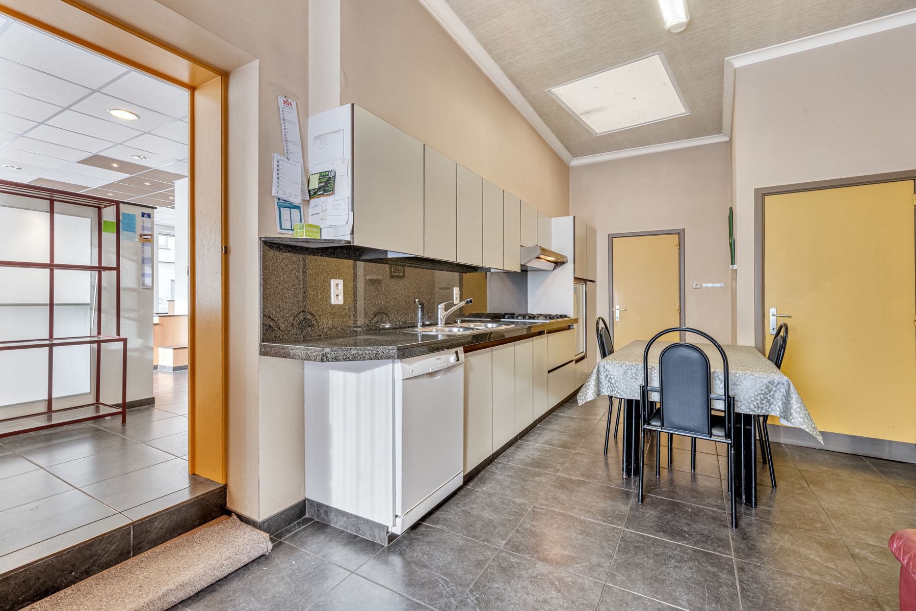 Merelbeke centrum: handelspand met woonst, garage en terras  foto 6