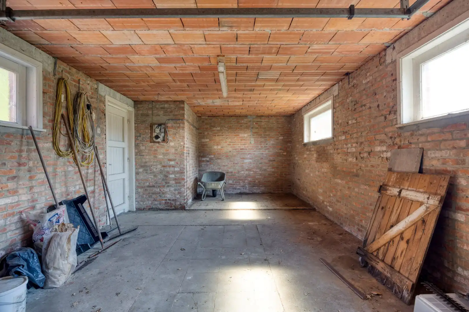 Ruime te renoveren woning met uitbreidingspotentieel en zonnig perceel van 1.738 m² !  foto 26