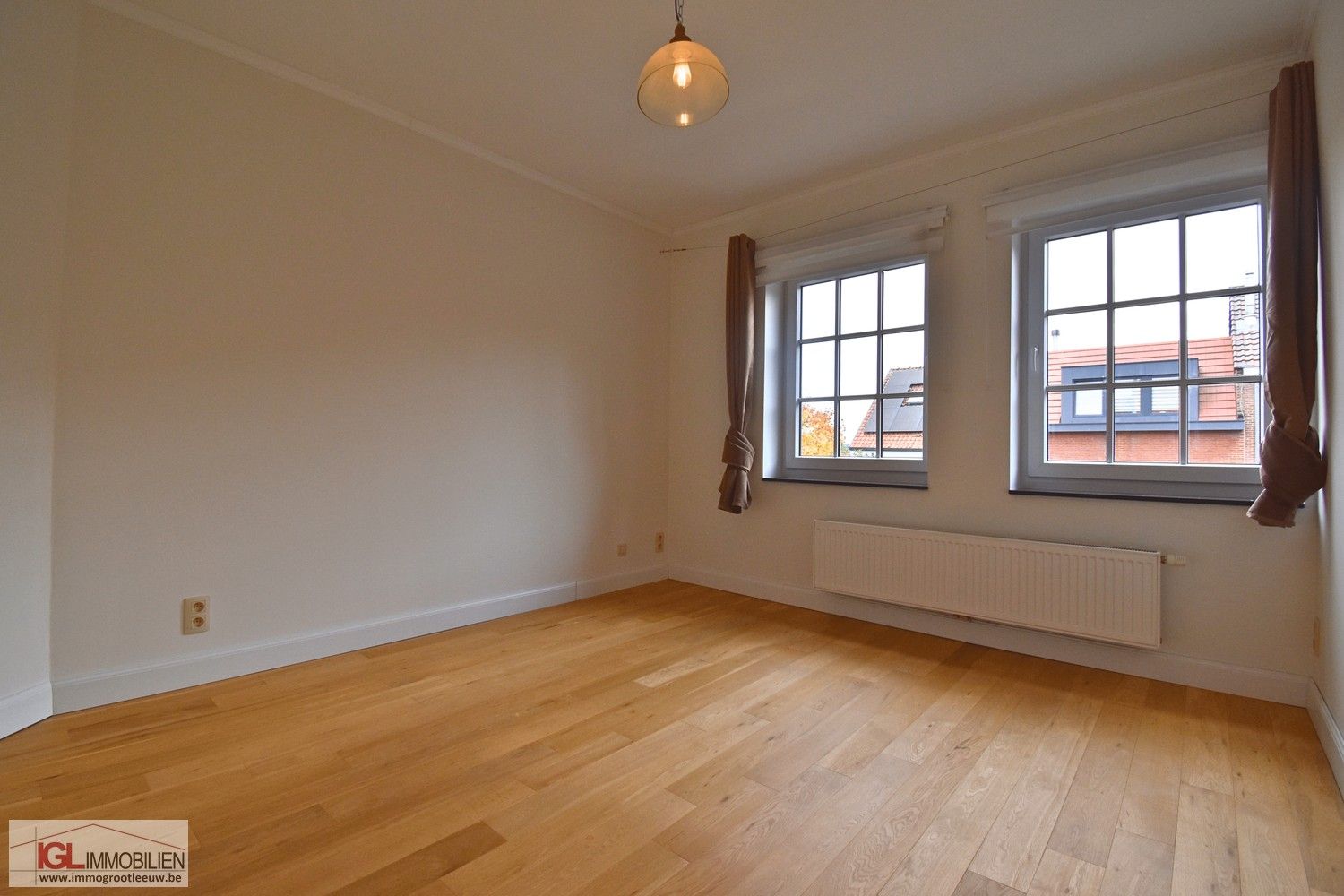 Smaakvol gerenoveerde woning met 3 slaapkamers, tuin en garage foto 14