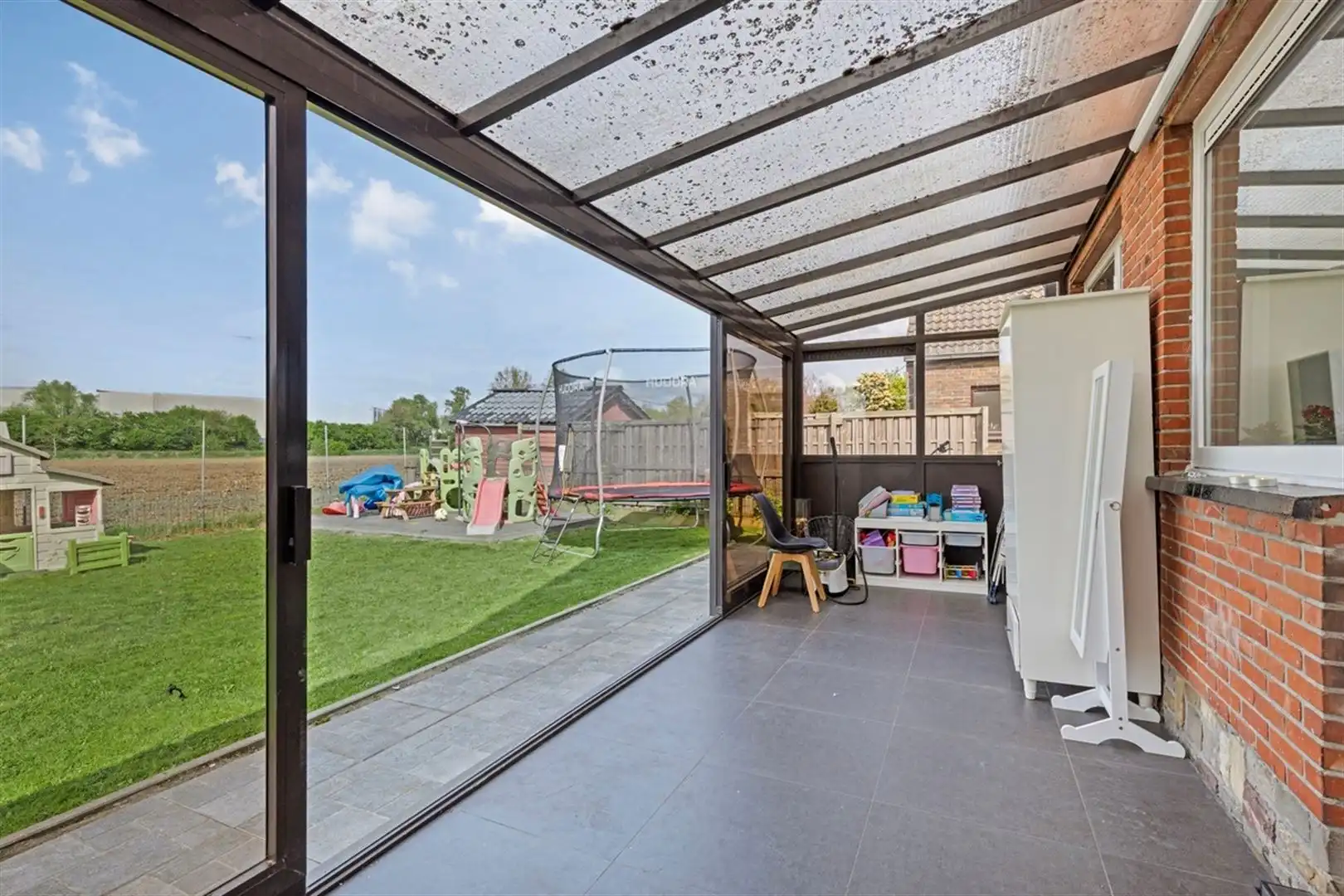 Instapklare open bebouwing op 480 m² met 3 slaapkamers en 2 badkamers. foto 17