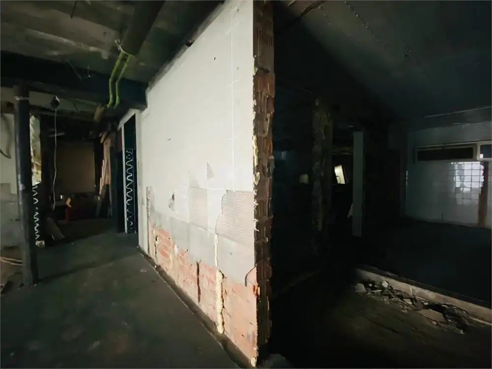 IN OPTIE - RUIM handelspand in het centrum van Hove foto 20