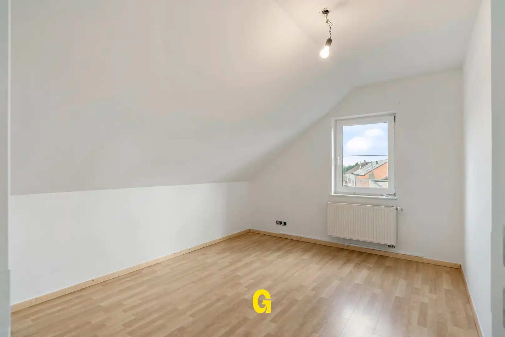 *** VERKOCHT *** Aangenaam duplexappartement met drie slaapkamers, autostandplaats en kelderberging foto 22
