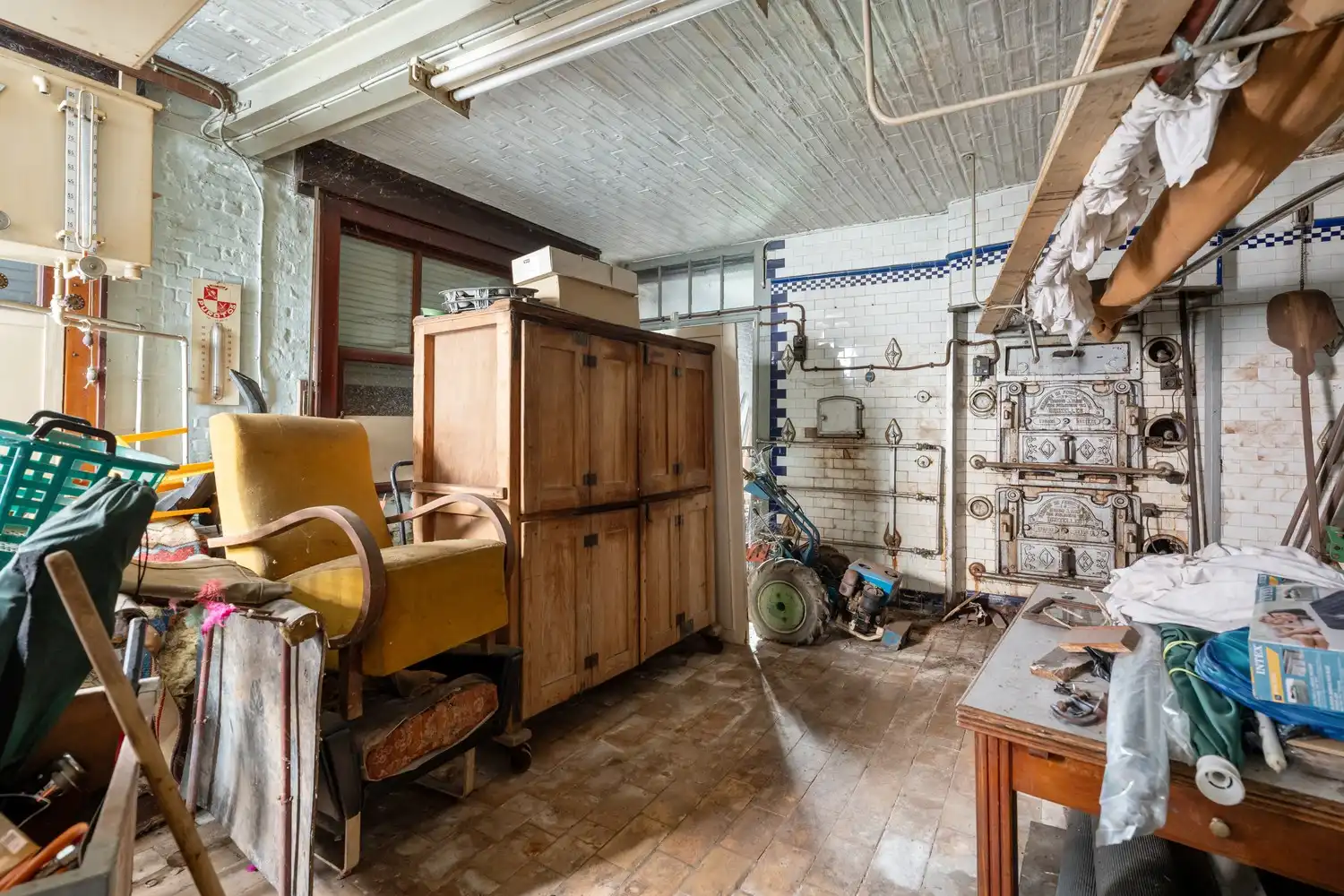 Ruime gezinswoning met aanpalend handelspand (oude bakkerij) foto 34