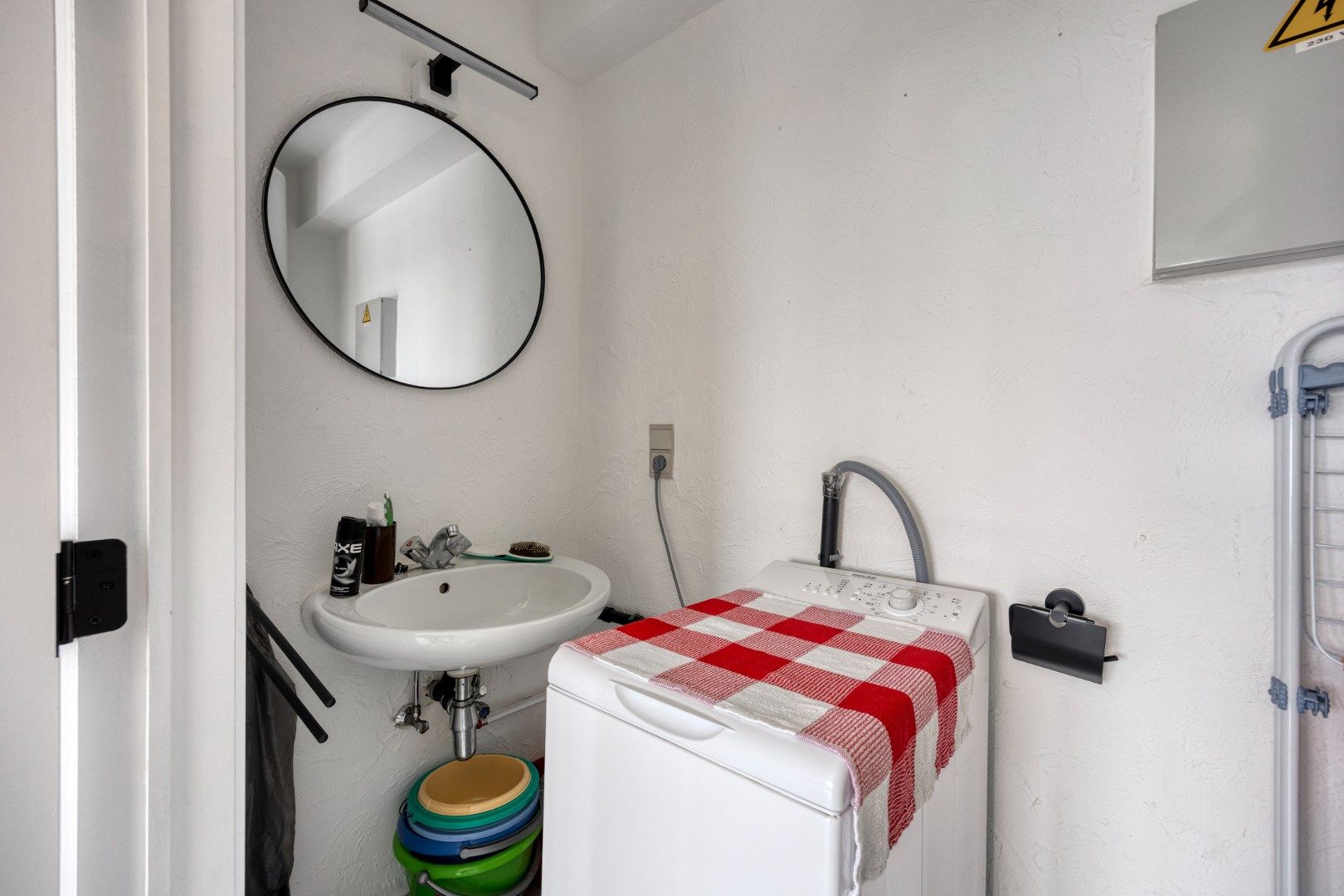 Lichtrijke studio van 28m² met garage op wandelafstand van het centrum !  foto 7