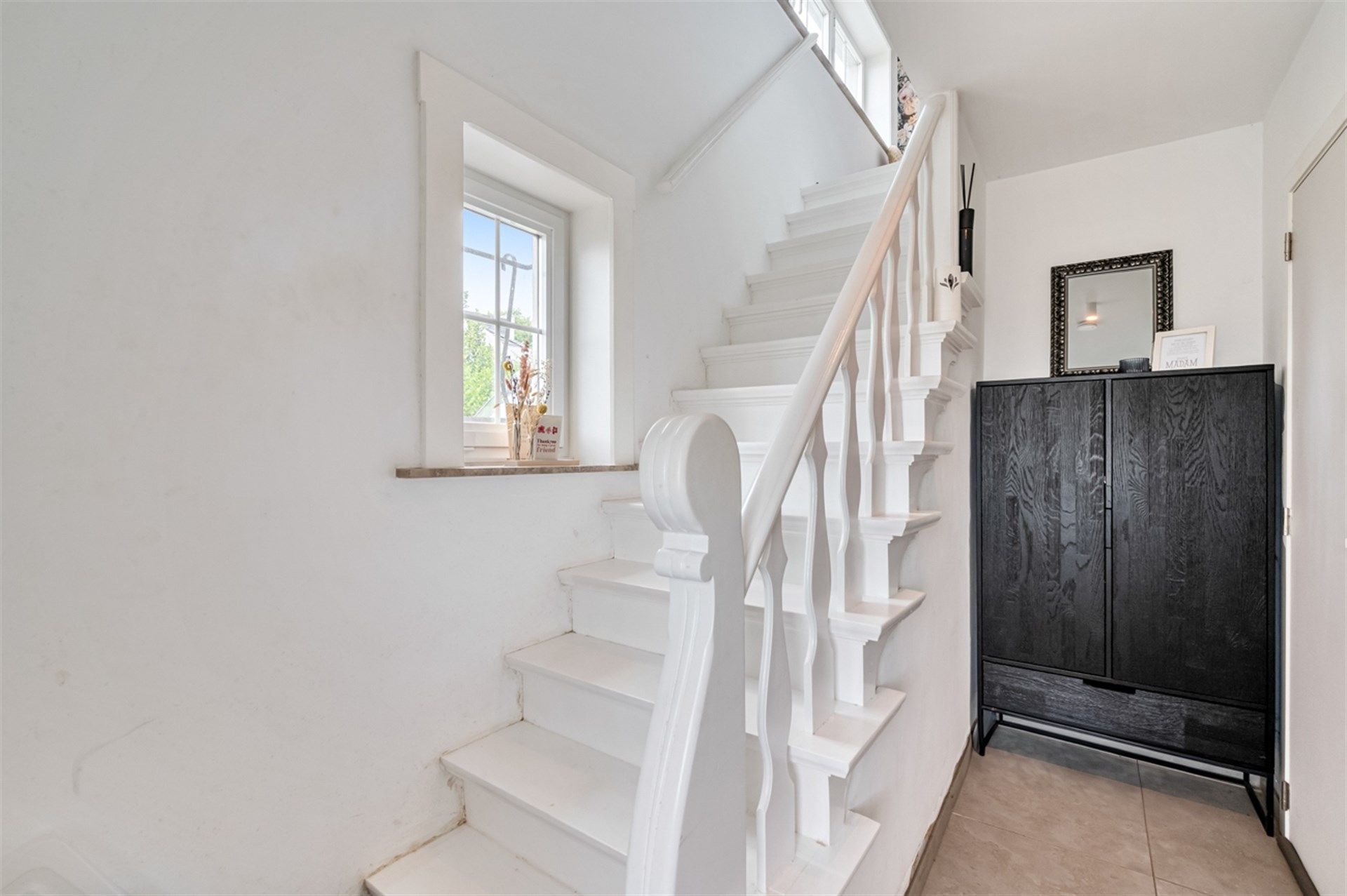 Gerenoveerde halfopen bebouwing op een perceel van 1678 m2 foto 9