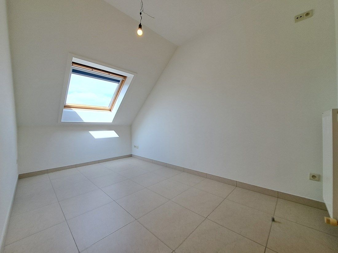 Stijlvol duplex appartement te Kermt foto 11