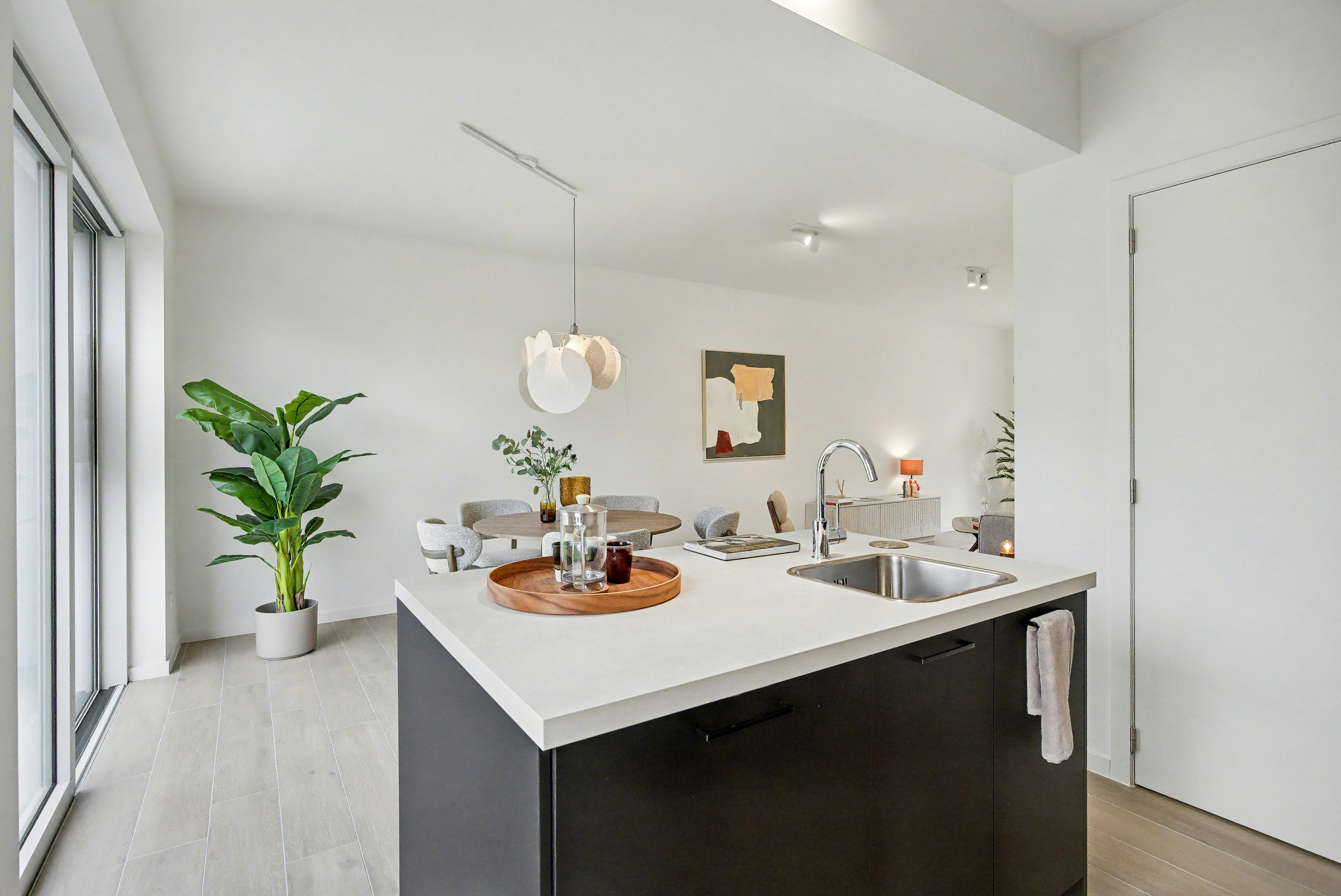 Unieke woning met 4 slaapkamers en twee badkamers foto 6