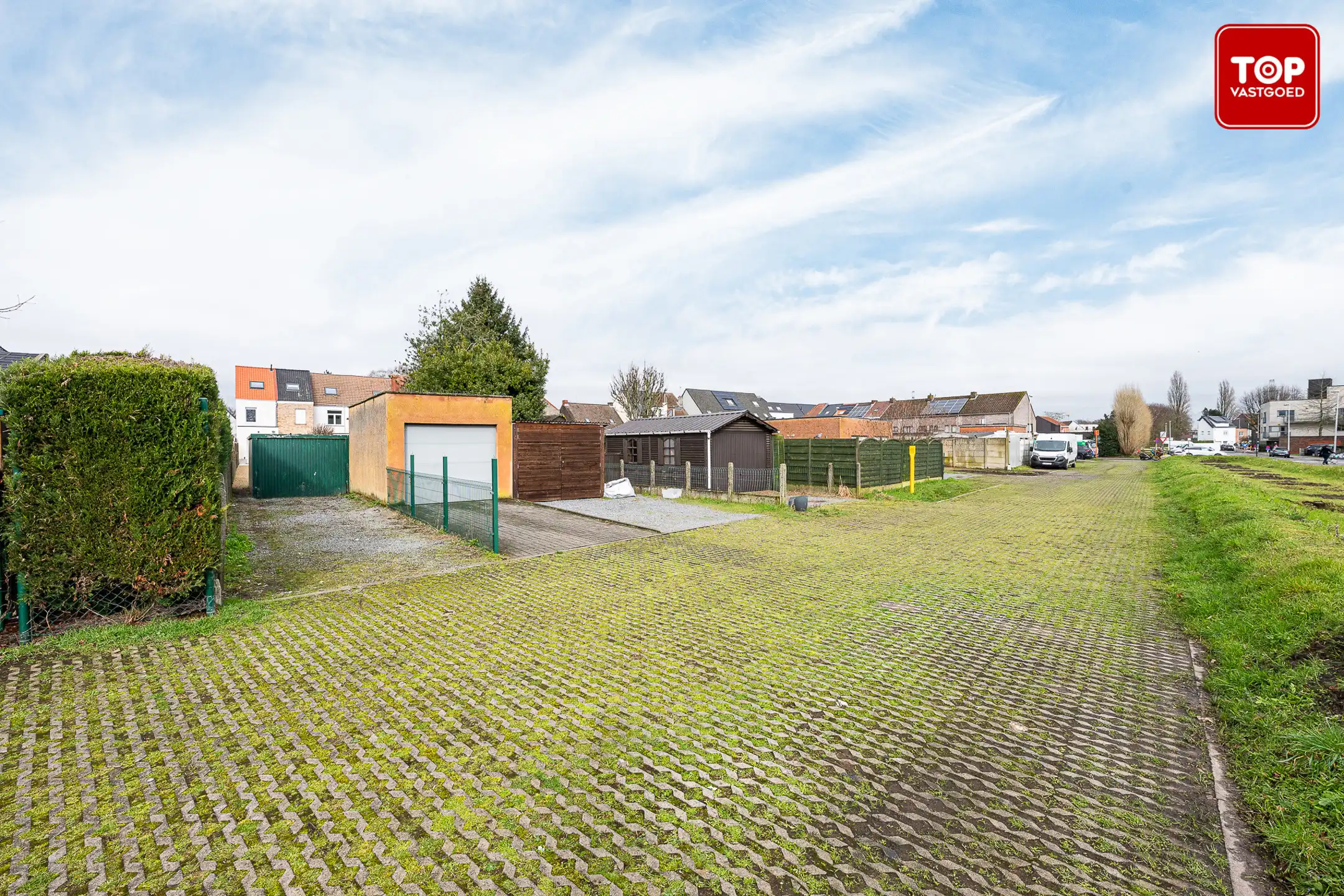 Totaal gerenoveerde woning met 3 slaapkamers, tuin en garage.  foto 12