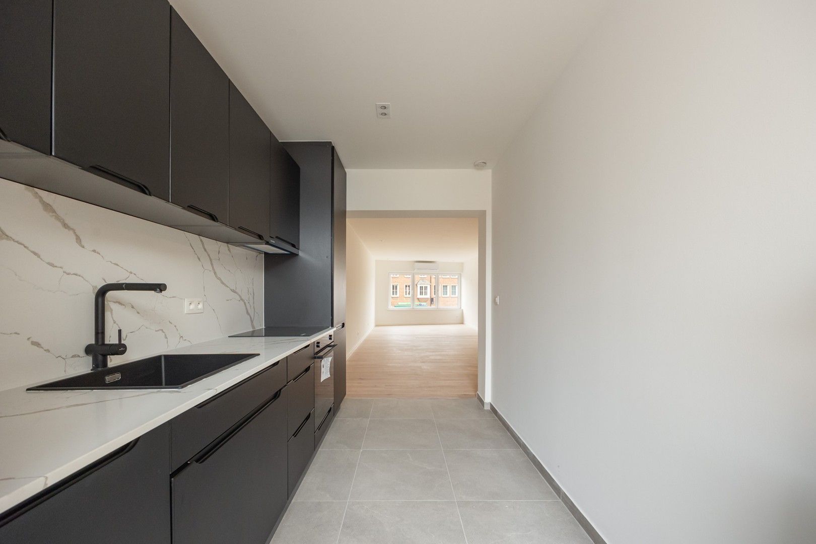 APPARTEMENT + TERRAS +/- 44m² foto 2