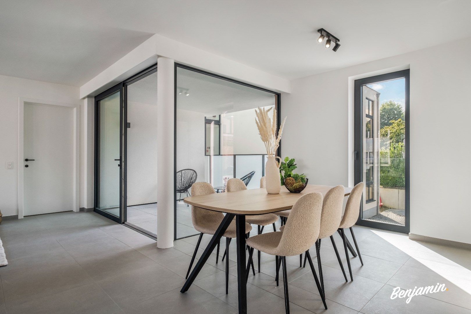 Nieuwbouwappartement met 2 slaapkamers en terras op het marktplein van Beselare foto 6