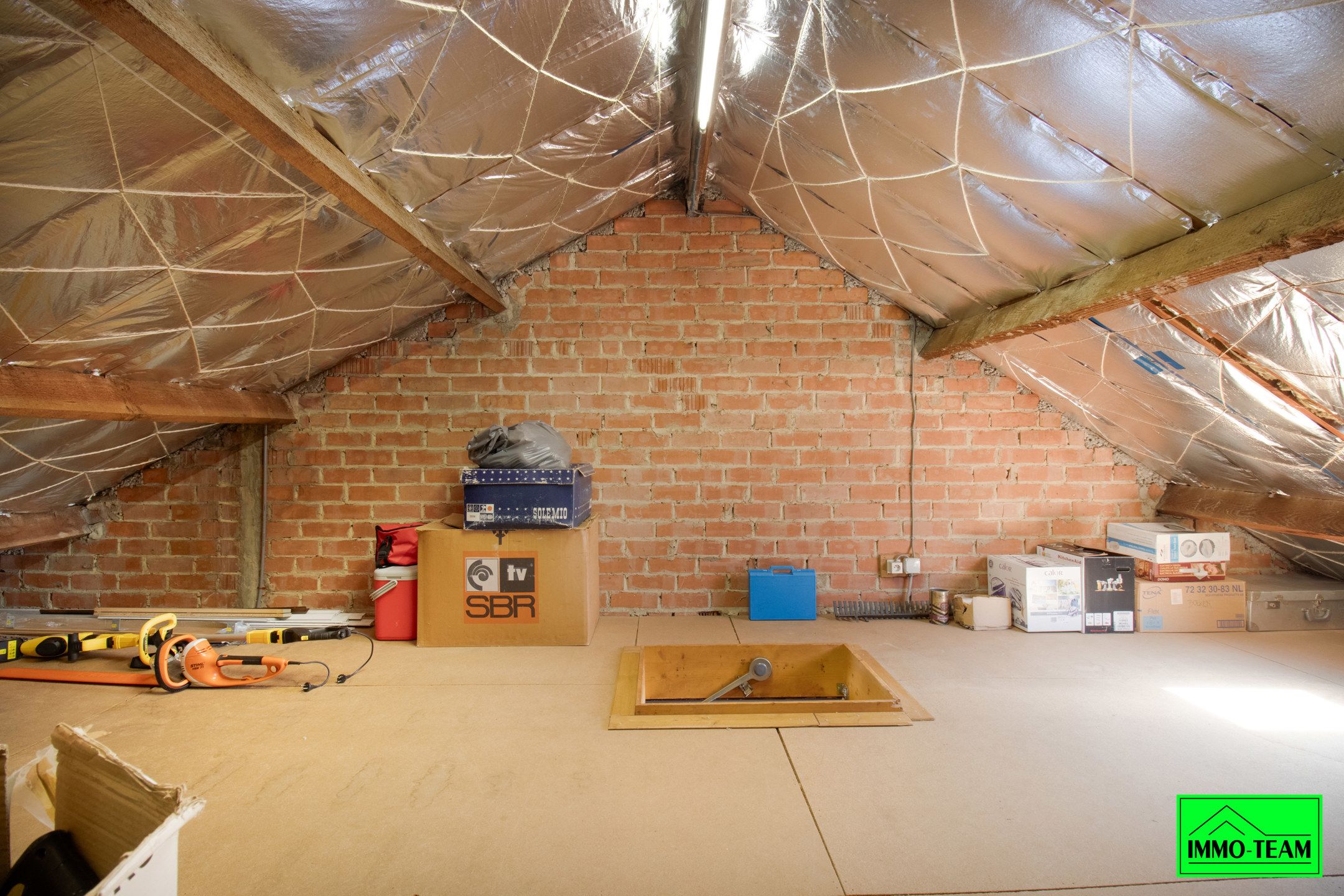 Charmante 3-gevelwoning in rustige woonwijk foto 19