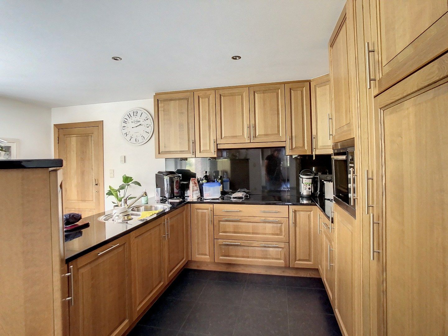 Prachtige woning met 5 slaapkamers, bureau, kelder, garage en tuin te 's Gravenvoeren foto 7