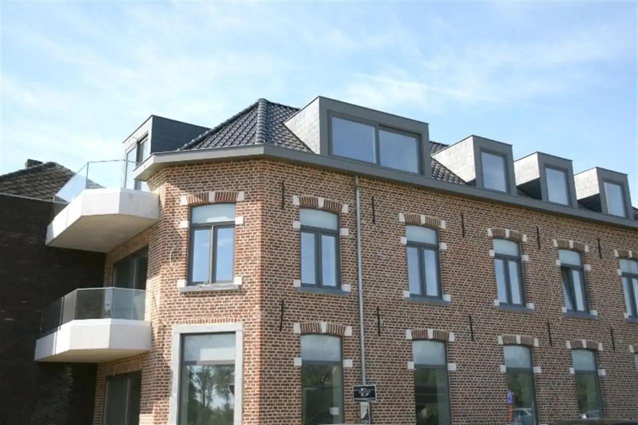 Appartement met 2 slpk., en zonnig terras aan station Zichem foto {{pictureIndex}}