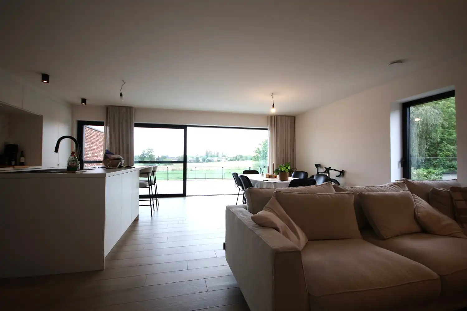 Ruim duplexappartement met prachtig uitzicht in Gingelom foto 15