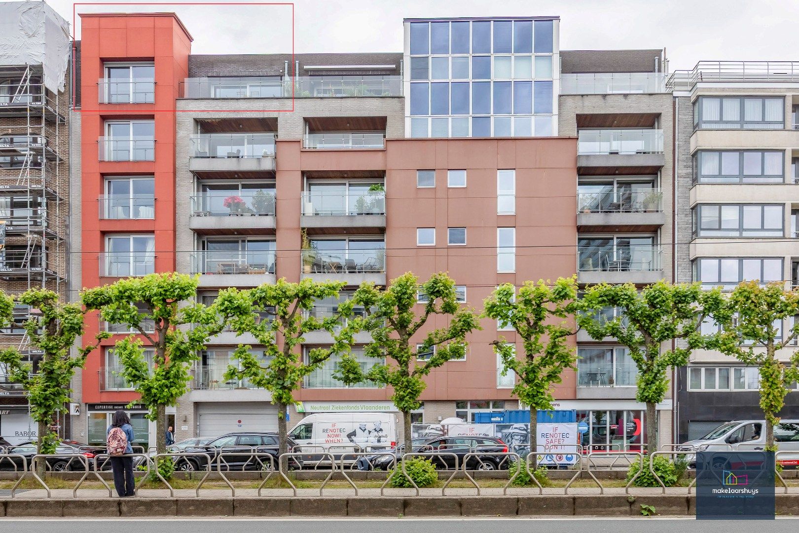 Schitterend dakapp. met 2-slp. terras en garage  foto {{pictureIndex}}