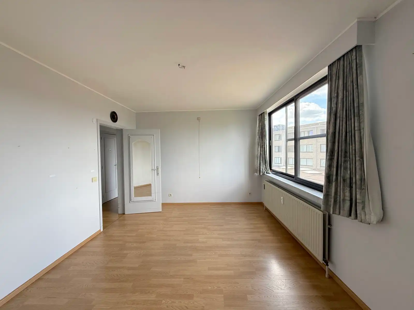 Ruim appartement met 3 slpks in centrum Sint-Kruis foto 21
