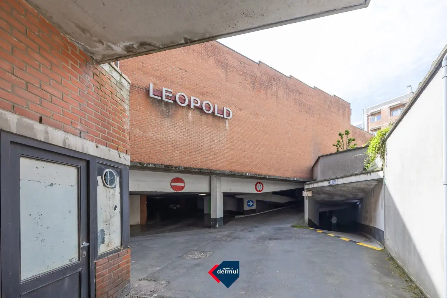 PARKING LEOPOLD - STAANPLAATS 277 foto 2