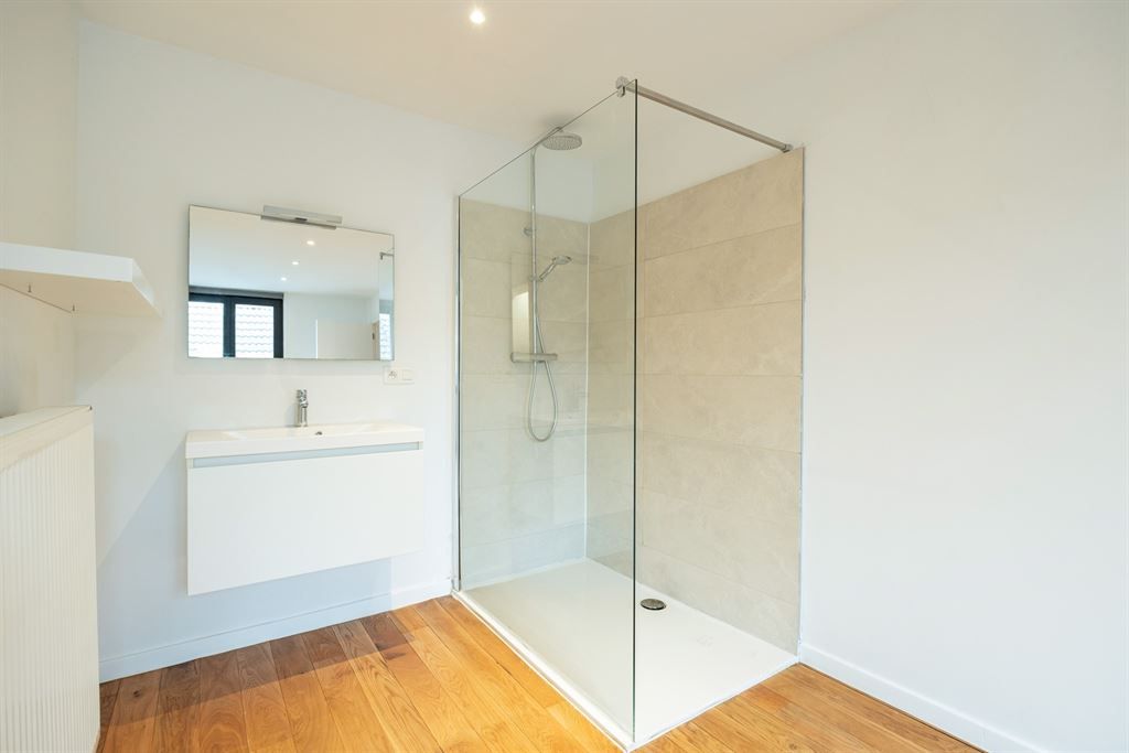 Recent gerenoveerd hoekappartement foto 8