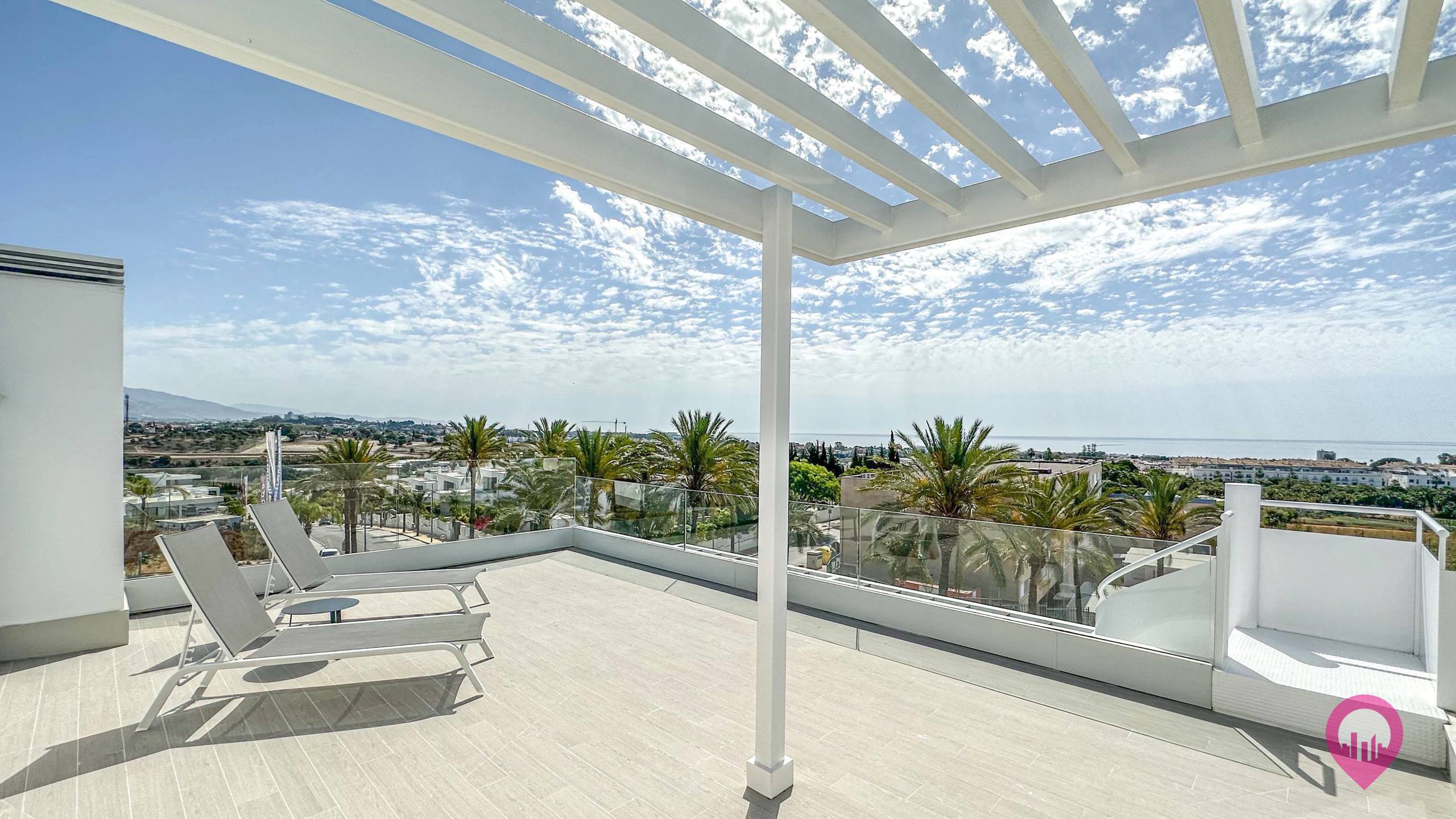 Luxe duplex penthouse met panoramisch dakterras in luxe resort te Marbella foto 19