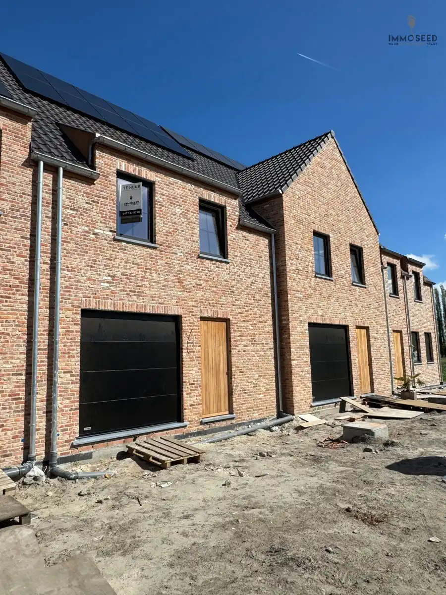 Ruime nieuwbouwwoning foto {{pictureIndex}}