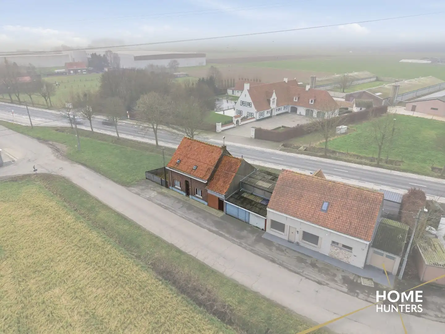 Te renoveren woning met garage en tuin in landelijke omgeving nabij Zonnebeke foto 3