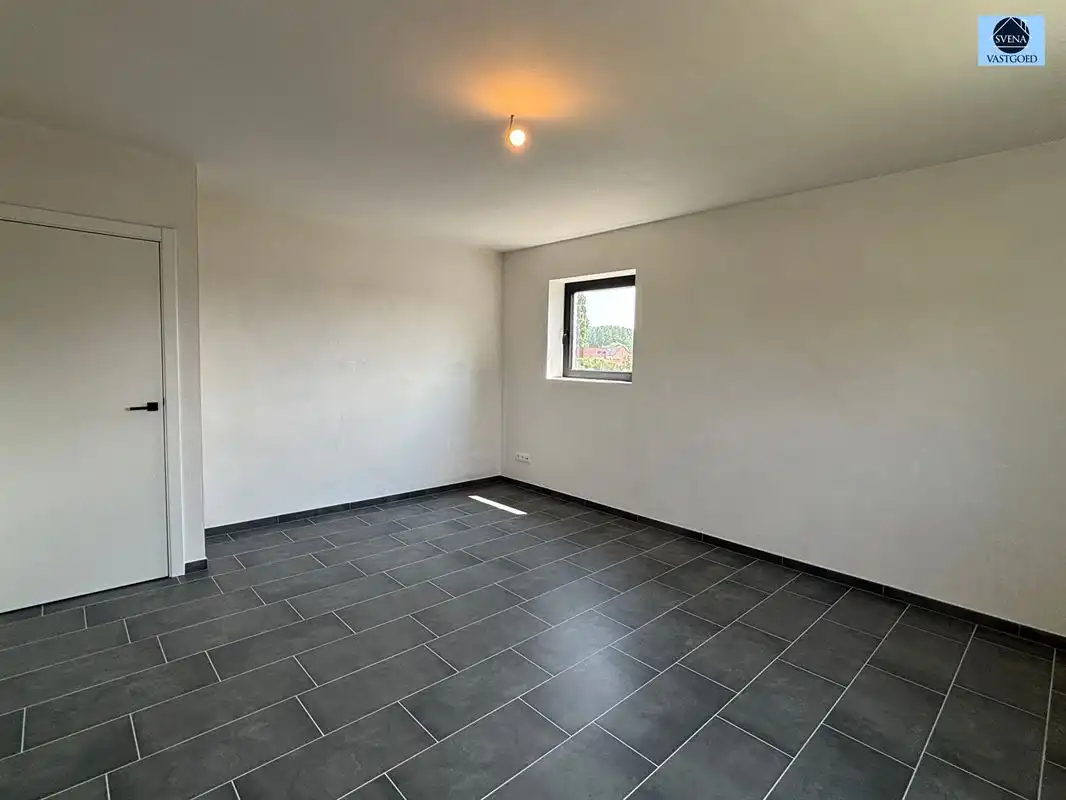 INSTAPKLARE BEN-WONING MET KELDER, GARAGE EN ZONNIGE TUIN IN ASPELARE foto 11