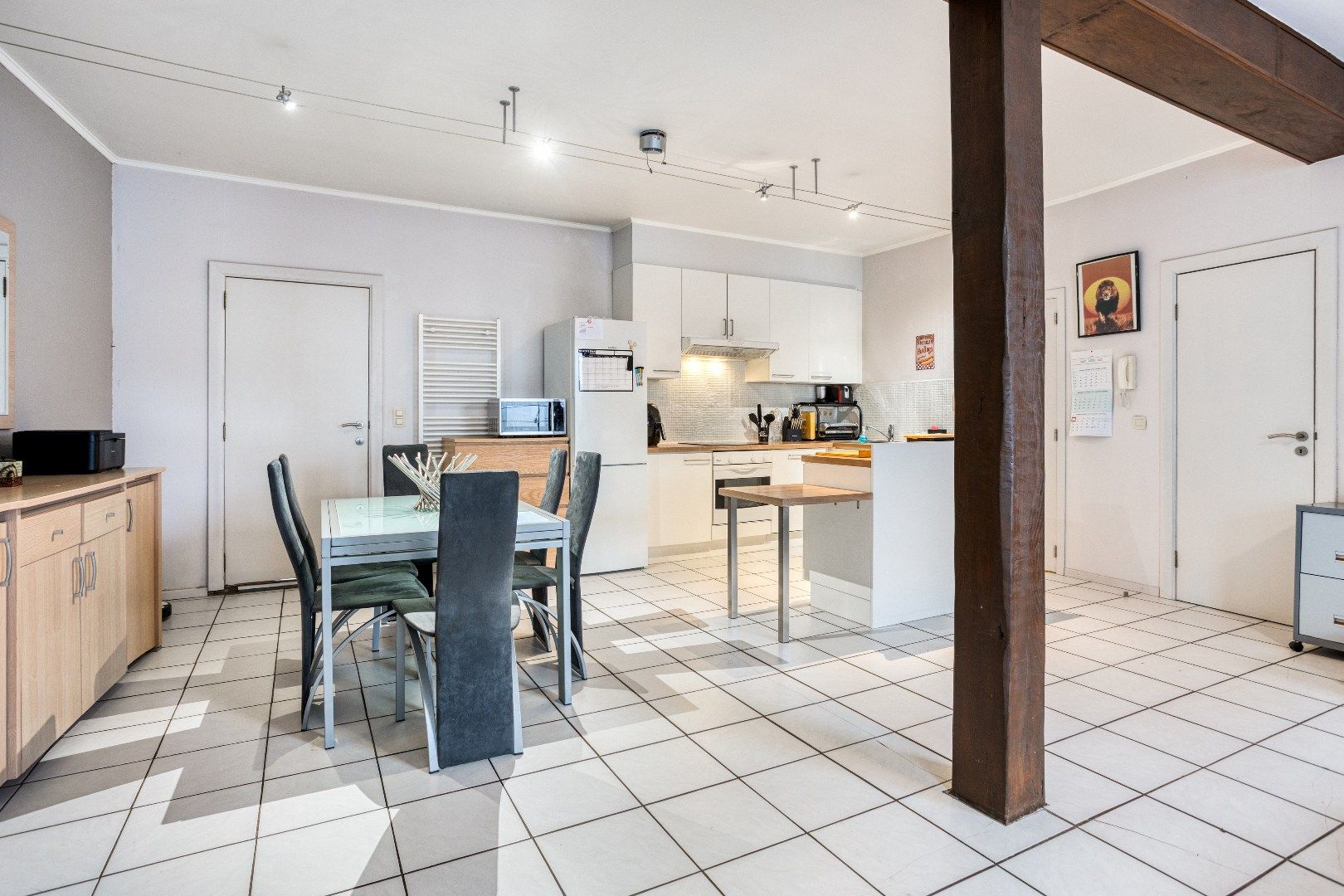 Gelijkvloersapp. (91m²) te huur in Halle, met 1 slpk en koer foto 9